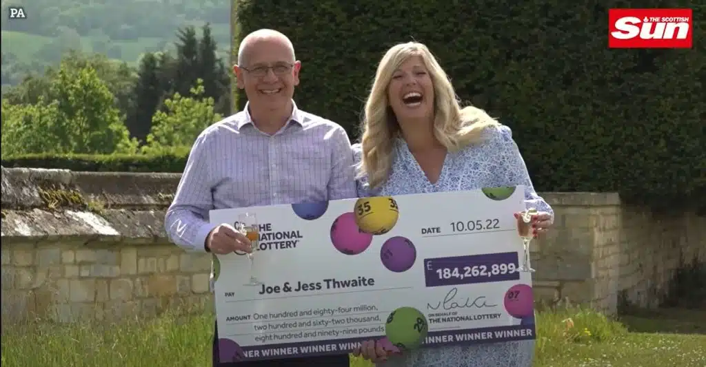 En difficulté financière, un couple remporte 200 millions d'euros à l'EuroMillions !