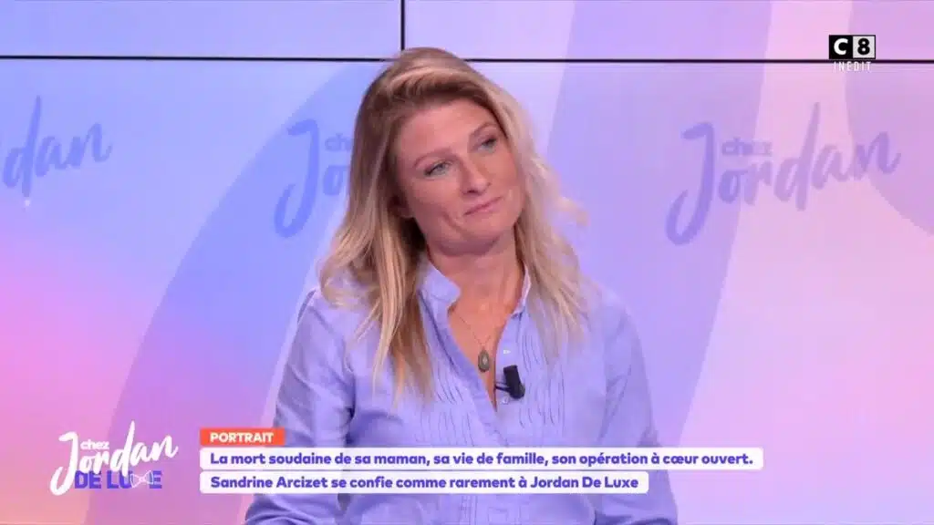 Sandrine Arcizet : La chroniqueuse de C8 s'exprime "Chez Jordan" sur le grand amour rencontré dans les locaux de la chaîne